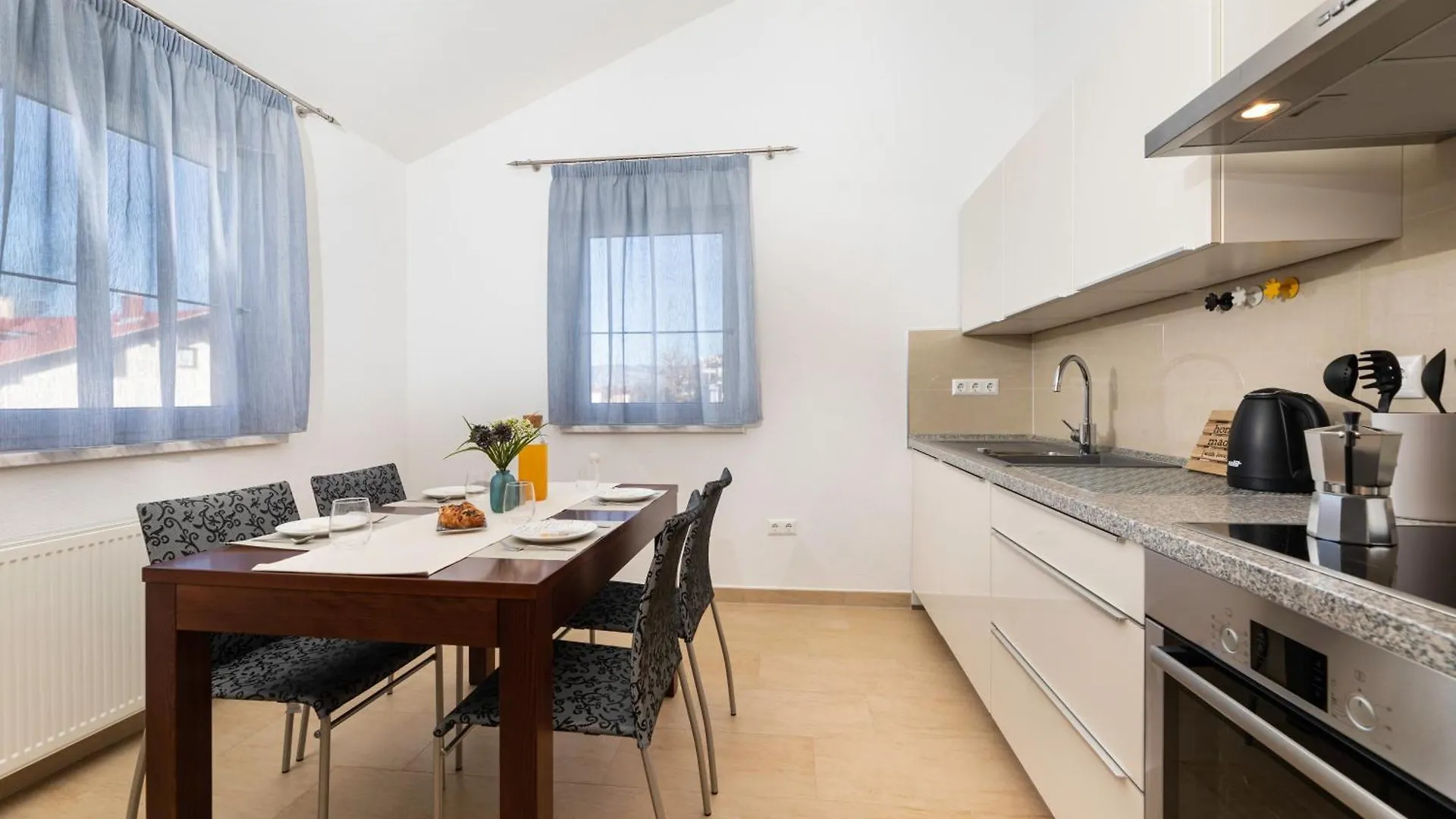 Guest house Ocean Hotel Njivice Croatia